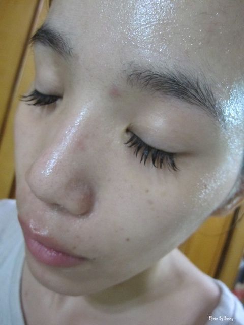 yadoma水母膠原賦活精華乳