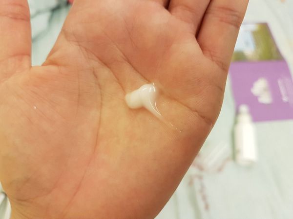 yadoma水母膠原賦活精華乳