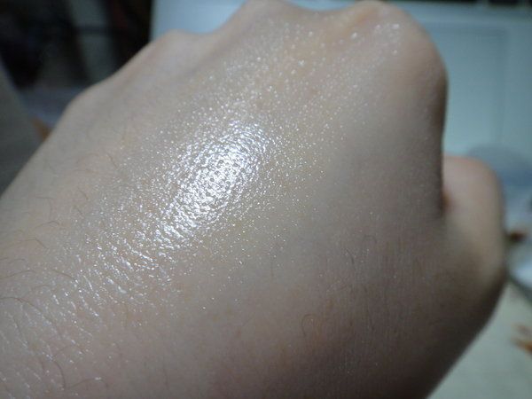 女人知己 試用 一抹 化水 輕負擔 保養 yadoma 水母 膠原 蛋白 賦活 精華乳 拉絲效果 燈塔水母 第五型膠原蛋白 補水 保水 儲水 chialo