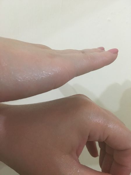 yadoma水母膠原賦活精華乳