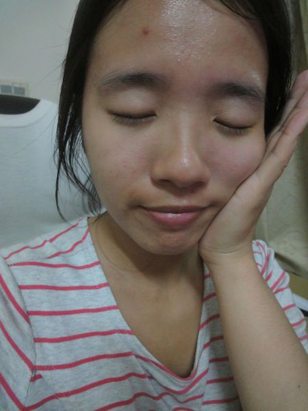 yadoma水母膠原賦活精華乳