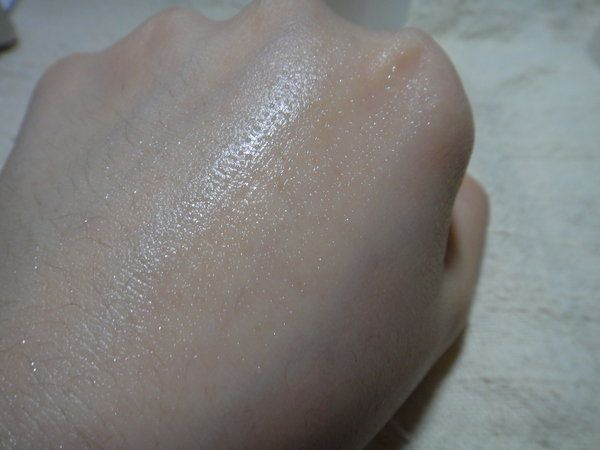 女人知己 試用 一抹 化水 輕負擔 保養 yadoma 水母 膠原 蛋白 賦活 精華乳 拉絲效果 燈塔水母 第五型膠原蛋白 補水 保水 儲水 chialo