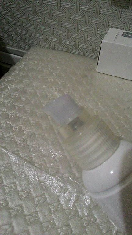 yadoma水母膠原賦活精華乳