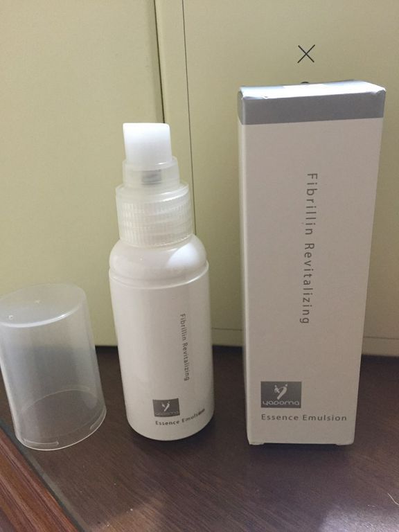 yadoma水母膠原賦活精華乳