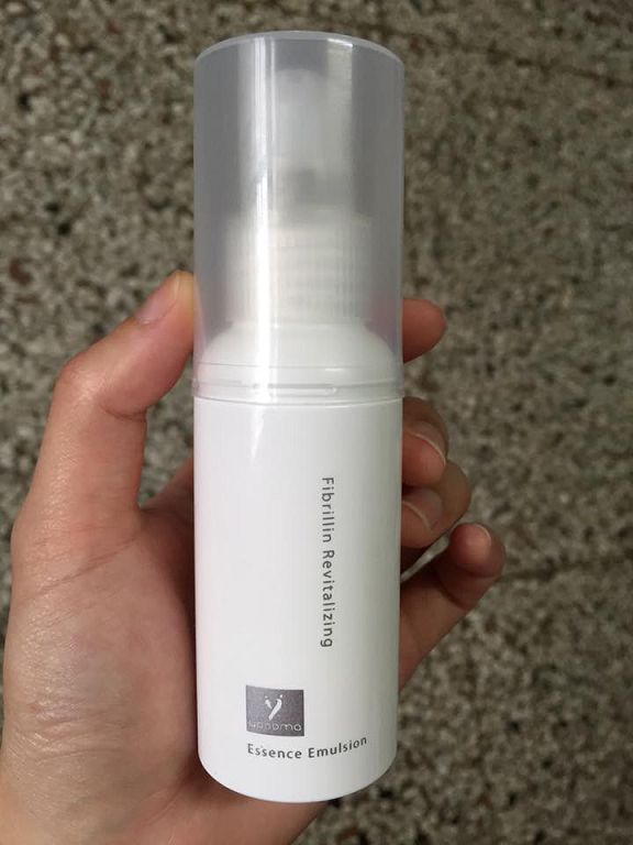 yadoma水母膠原賦活精華乳