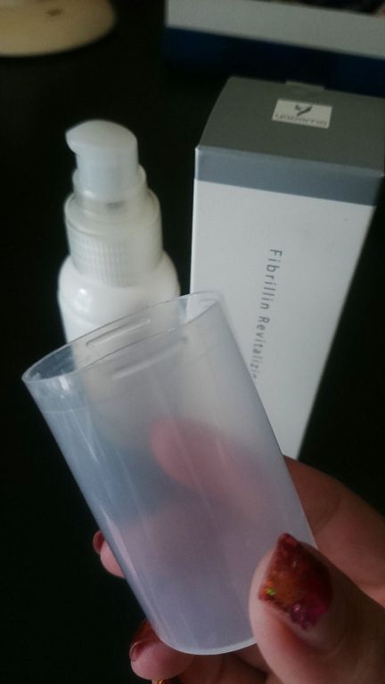 yadoma水母膠原賦活精華乳