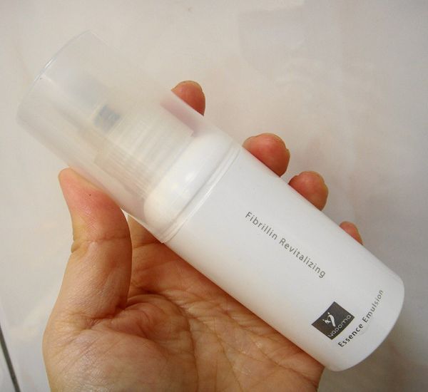 yadoma水母膠原賦活精華乳