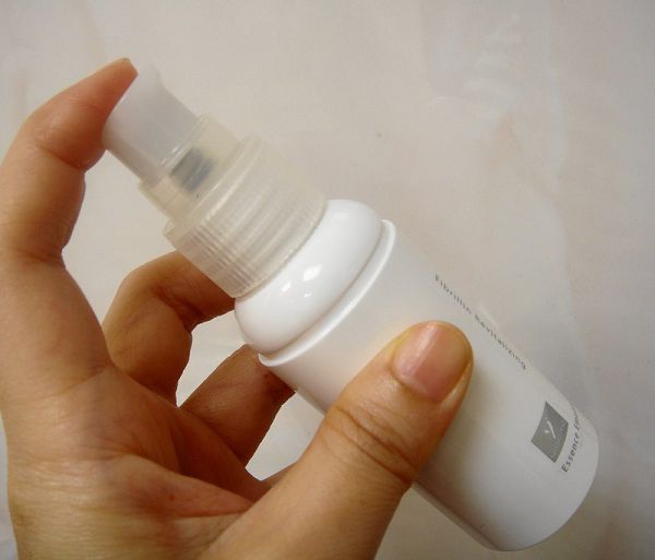 yadoma水母膠原賦活精華乳