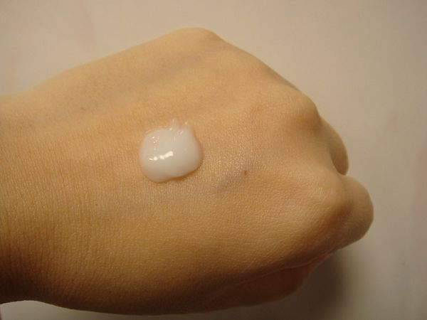 yadoma水母膠原賦活精華乳