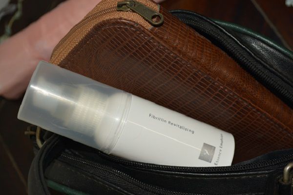 yadoma水母膠原賦活精華乳