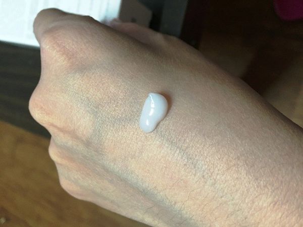 yadoma水母膠原賦活精華乳