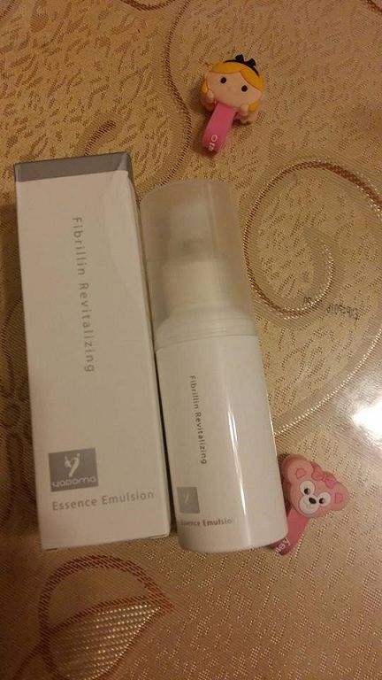 yadoma水母膠原賦活精華乳