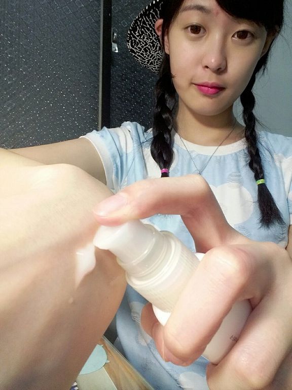 yadoma水母膠原賦活精華乳