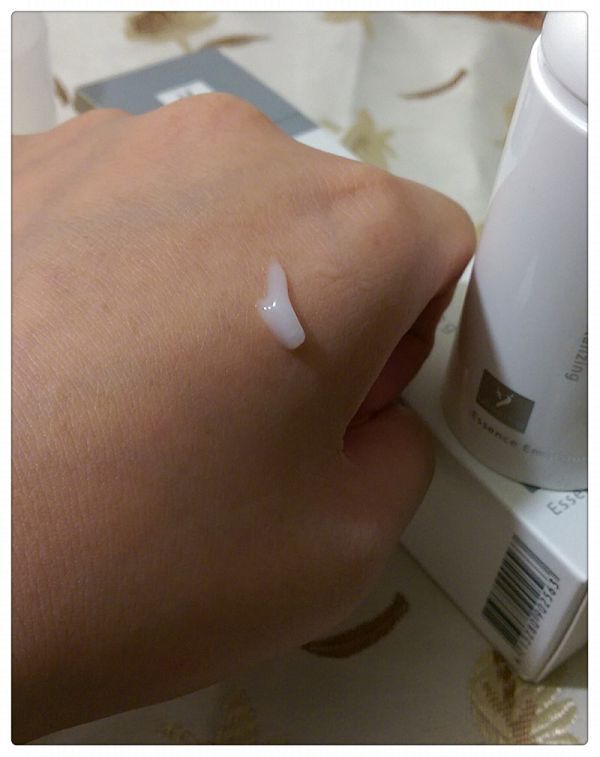 yadoma水母膠原賦活精華乳