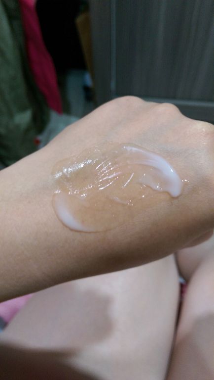 yadoma水母膠原賦活精華乳