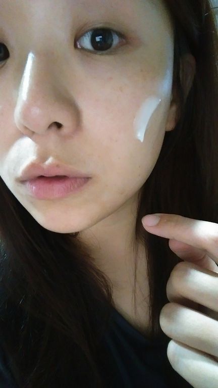 yadoma水母膠原賦活精華乳