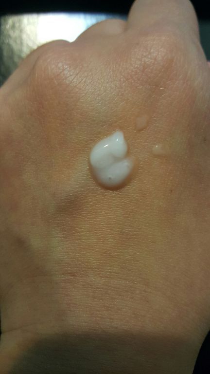 yadoma水母膠原賦活精華乳