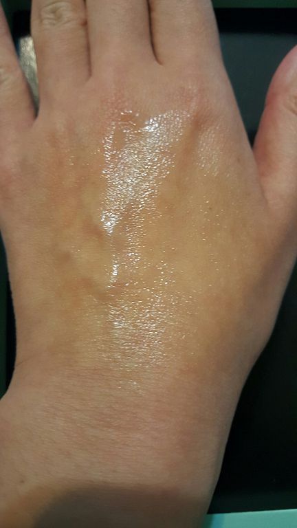 yadoma水母膠原賦活精華乳