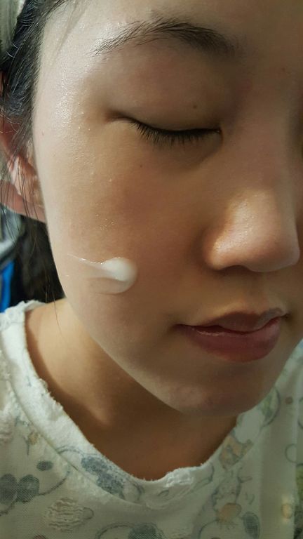 yadoma水母膠原賦活精華乳