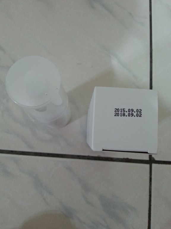 yadoma水母膠原賦活精華乳