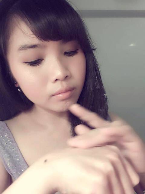 yadoma水母膠原賦活精華乳