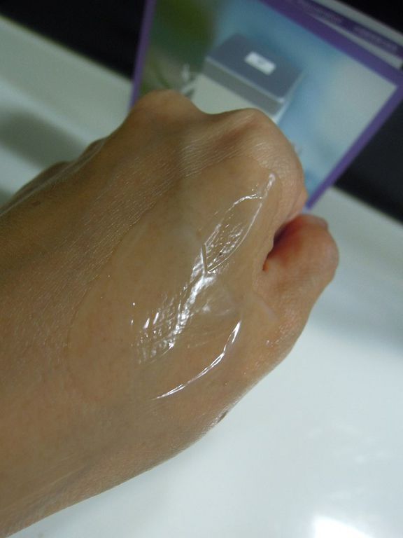 yadoma水母膠原賦活精華乳