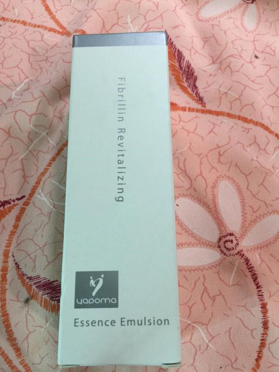 yadoma水母膠原賦活精華乳