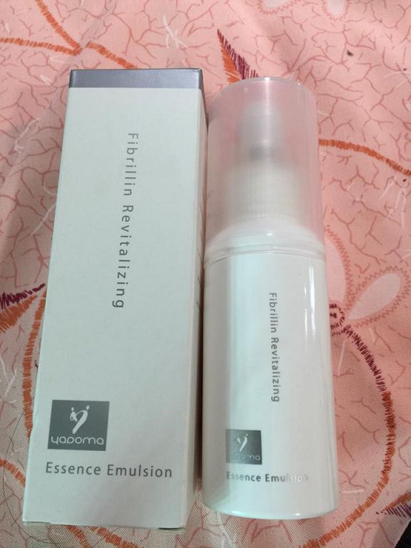 yadoma水母膠原賦活精華乳