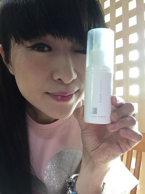 yadoma水母膠原賦活精華乳