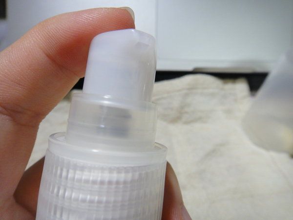 女人知己 試用 一抹 化水 輕負擔 保養 yadoma 水母 膠原 蛋白 賦活 精華乳 拉絲效果 燈塔水母 第五型膠原蛋白 補水 保水 儲水 chialo