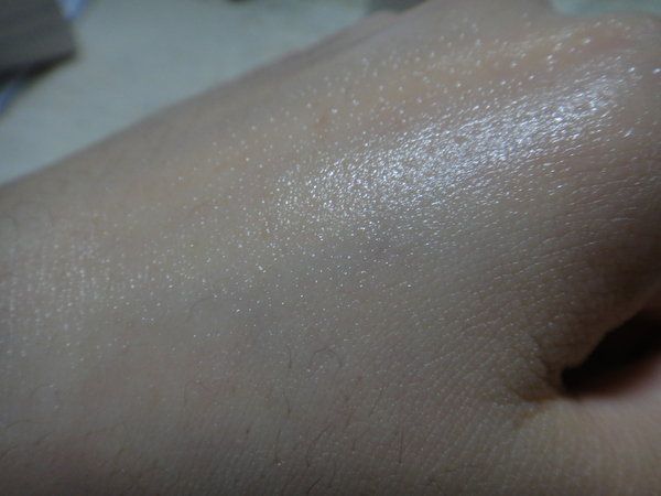 女人知己 試用 一抹 化水 輕負擔 保養 yadoma 水母 膠原 蛋白 賦活 精華乳 拉絲效果 燈塔水母 第五型膠原蛋白 補水 保水 儲水 chialo