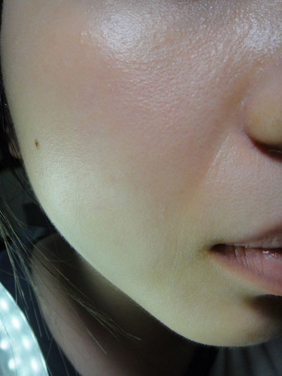 女人知己 試用 一抹 化水 輕負擔 保養 yadoma 水母 膠原 蛋白 賦活 精華乳 拉絲效果 燈塔水母 第五型膠原蛋白 補水 保水 儲水 chialo