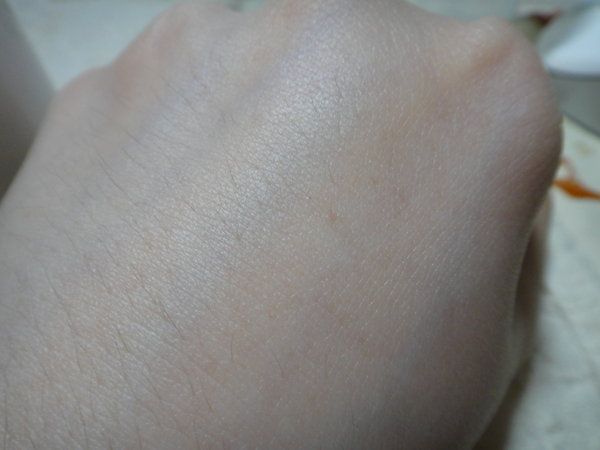 女人知己 試用 一抹 化水 輕負擔 保養 yadoma 水母 膠原 蛋白 賦活 精華乳 拉絲效果 燈塔水母 第五型膠原蛋白 補水 保水 儲水 chialo