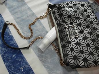 yadoma水母膠原賦活精華乳