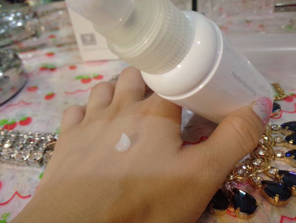 yadoma水母膠原賦活精華乳