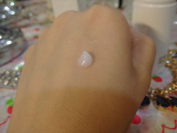 yadoma水母膠原賦活精華乳