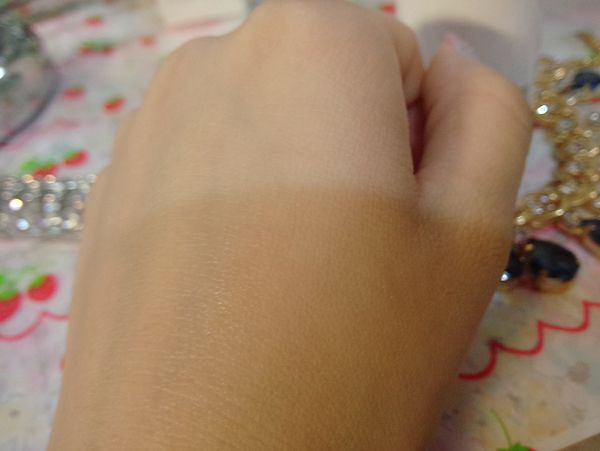 yadoma水母膠原賦活精華乳