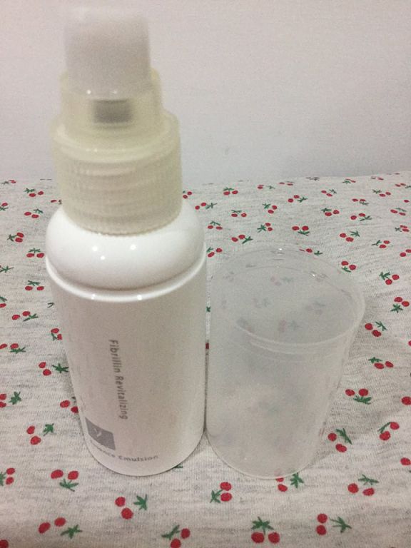 yadoma水母膠原賦活精華乳