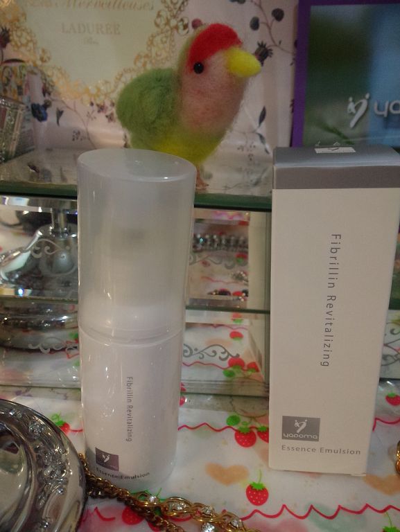 yadoma水母膠原賦活精華乳