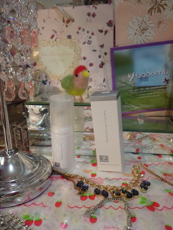 yadoma水母膠原賦活精華乳