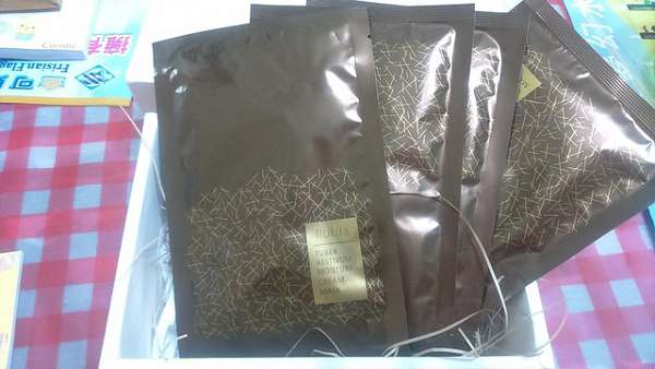 露奇亞白松露煥顏乳霜面膜