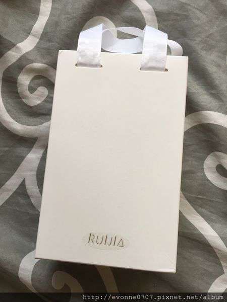 露奇亞白松露煥顏乳霜面膜