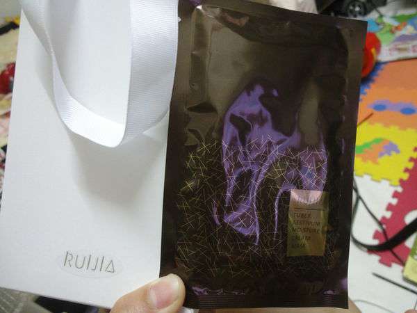 露奇亞白松露煥顏乳霜面膜