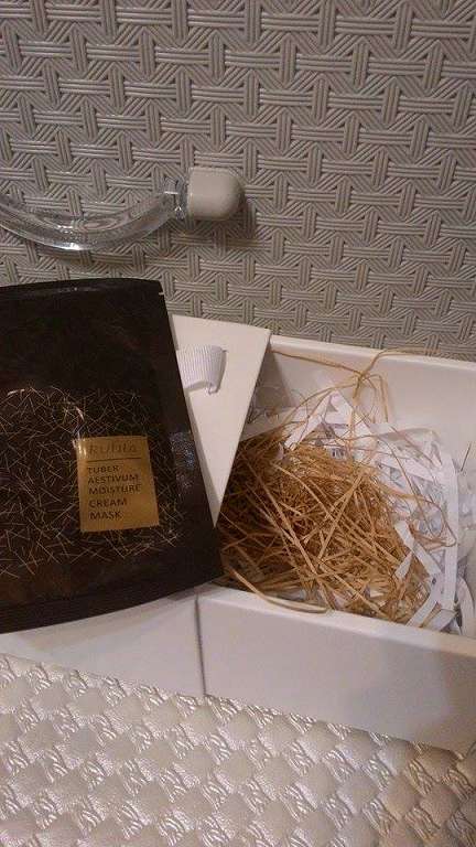 露奇亞白松露煥顏乳霜面膜