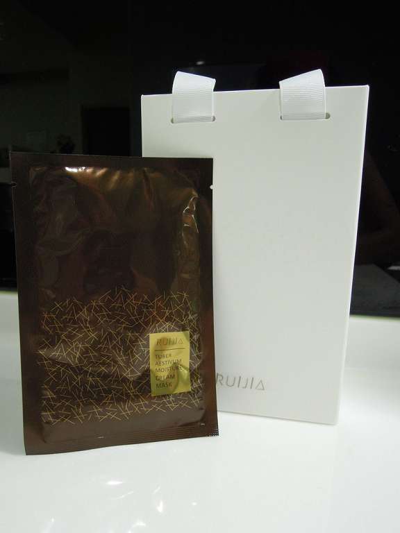 露奇亞白松露煥顏乳霜面膜