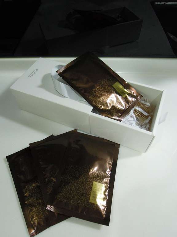 露奇亞白松露煥顏乳霜面膜