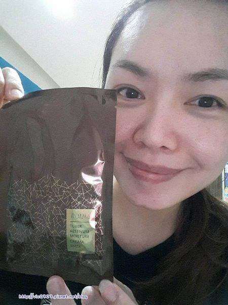 露奇亞白松露煥顏乳霜面膜