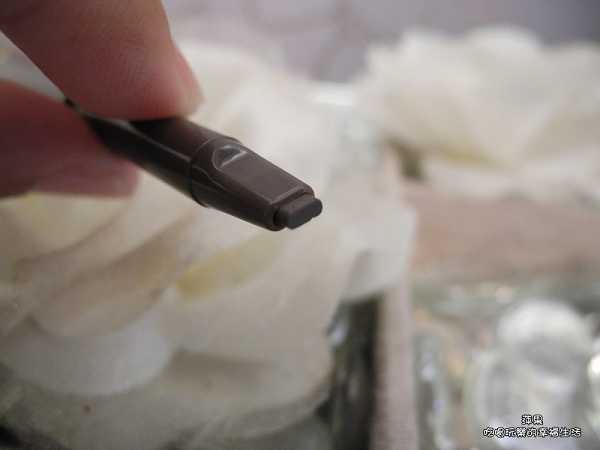 NAF3D持久旋轉眉筆