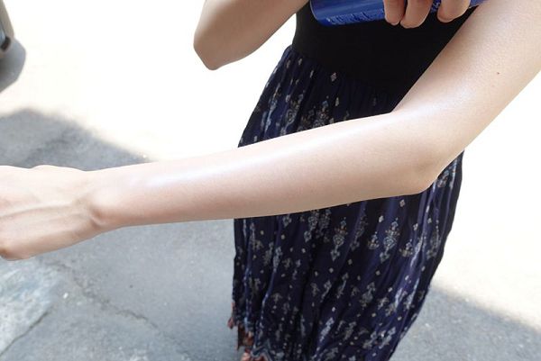 妍霓絲SPF50清爽沁涼防曬噴霧