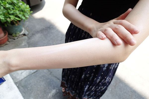 妍霓絲SPF50清爽沁涼防曬噴霧